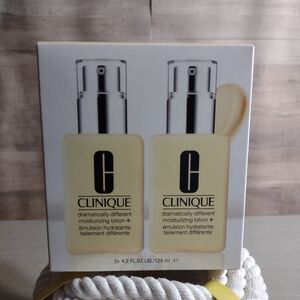Clinique Dramatically Different Moisturizing Lotion Duo 2 X 4.2 FL OZ.LIQ./125ml
